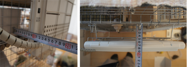 チンチラのティモのケージに遠赤外線マイカヒーターⅡをつけたところ 背面から撮影 ケージ壁面とヒーター本体の間の隙間は約5cm