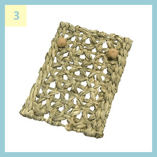 ケージ事故の危険性を軽減するために活用できるアイテム③ 「KAWAI チモシーボード M