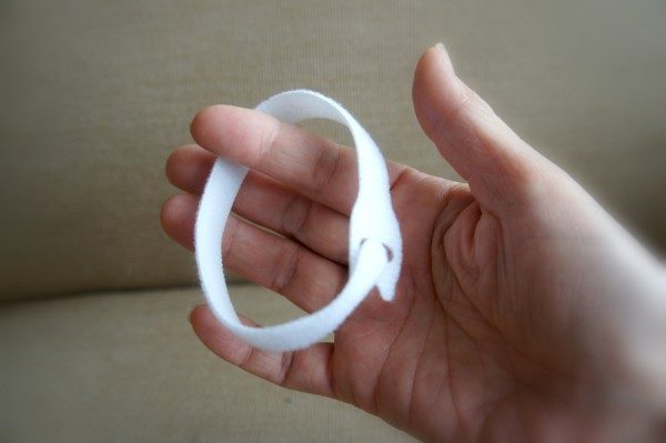 デジタル温湿度計　メリーに付属されているストラップ　チンチラのティモの温湿度計