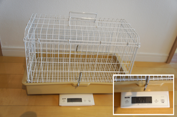 三晃商会ライトキャリーの重さを測る チンチラのティモのキャリー