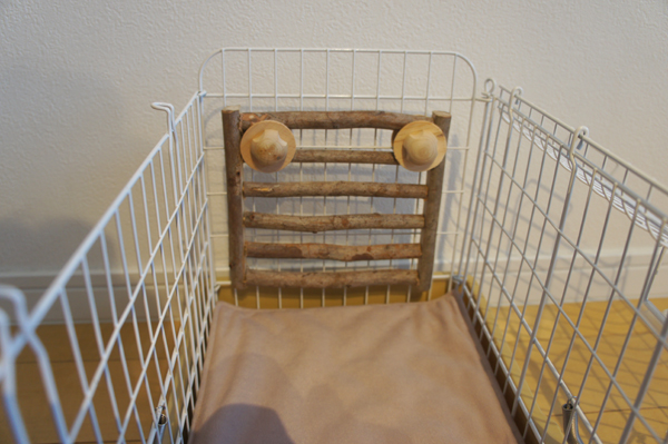 三晃商会ライトキャリーにカワイ がじがじフェンス Ｓサイズを固定したところ